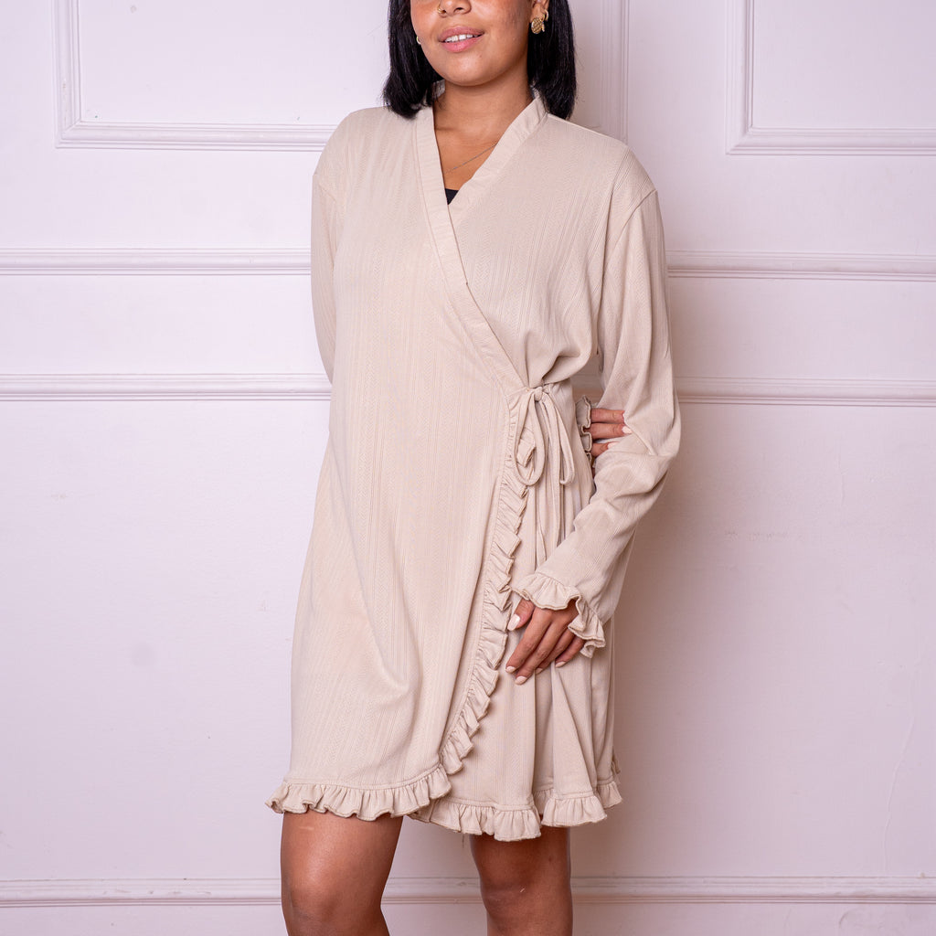 Ruffle robe in beige