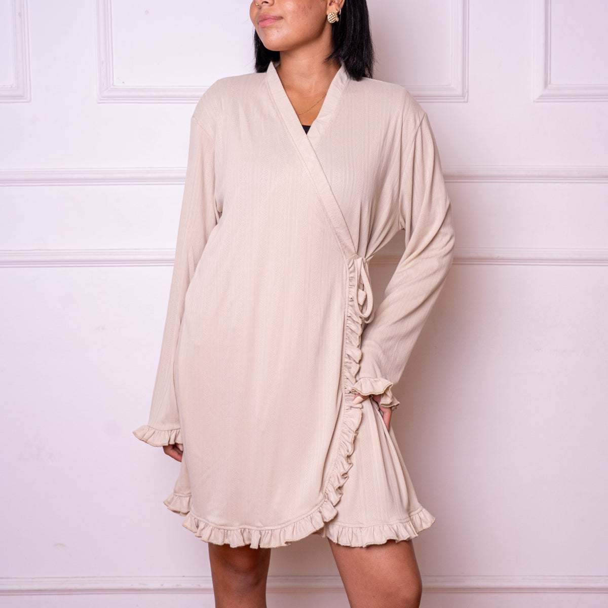 Ruffle robe in beige
