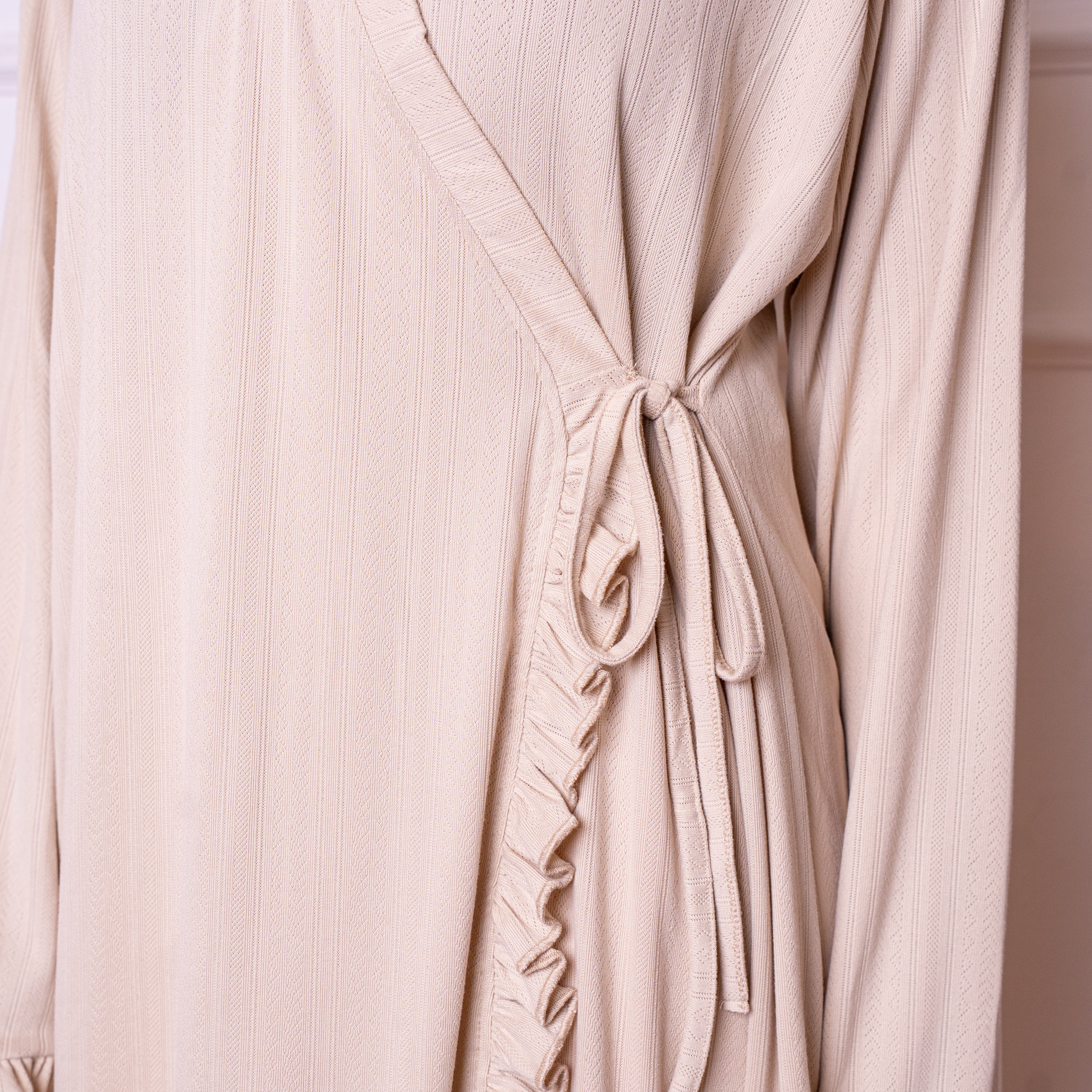 Ruffle robe in beige
