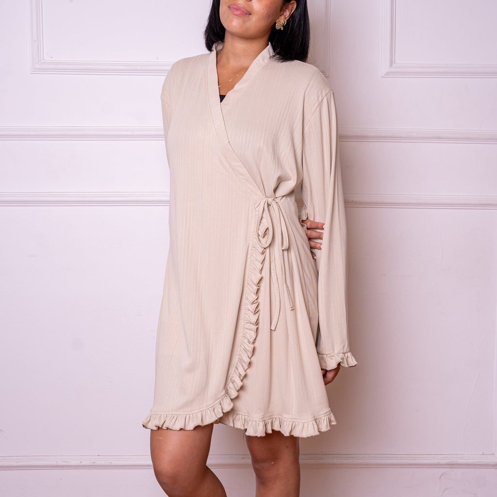 Ruffle robe in beige
