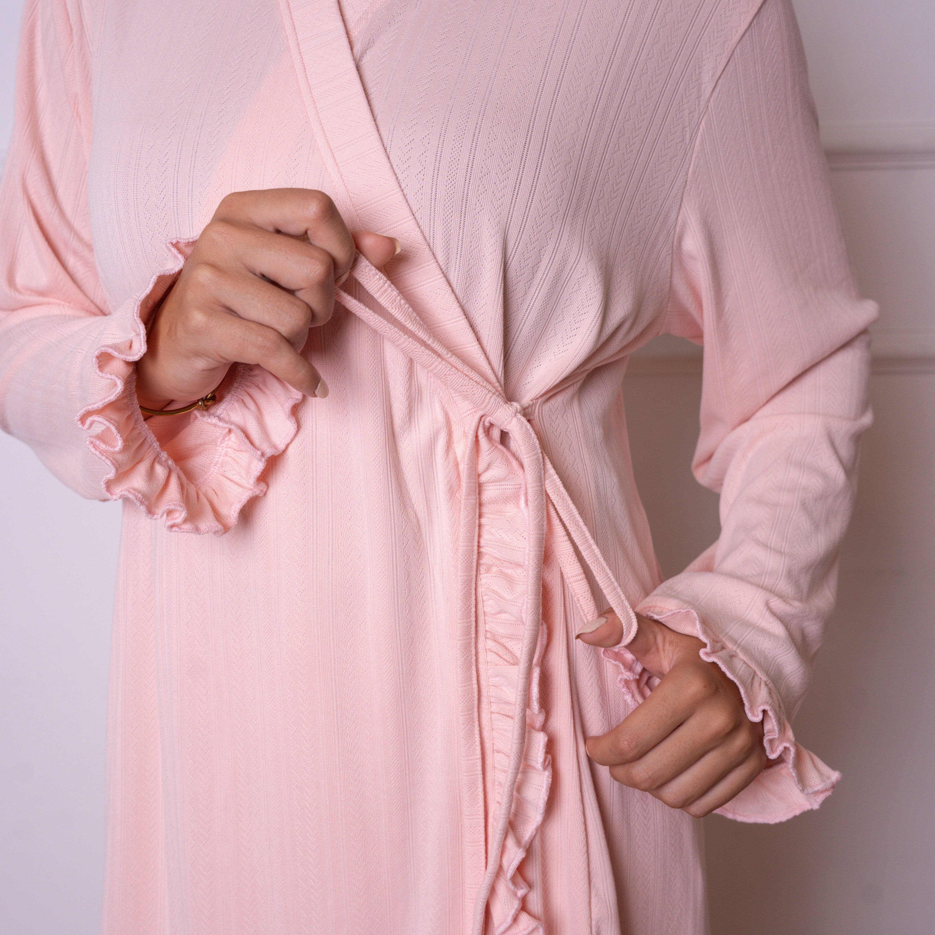 Ruffle robe in rose