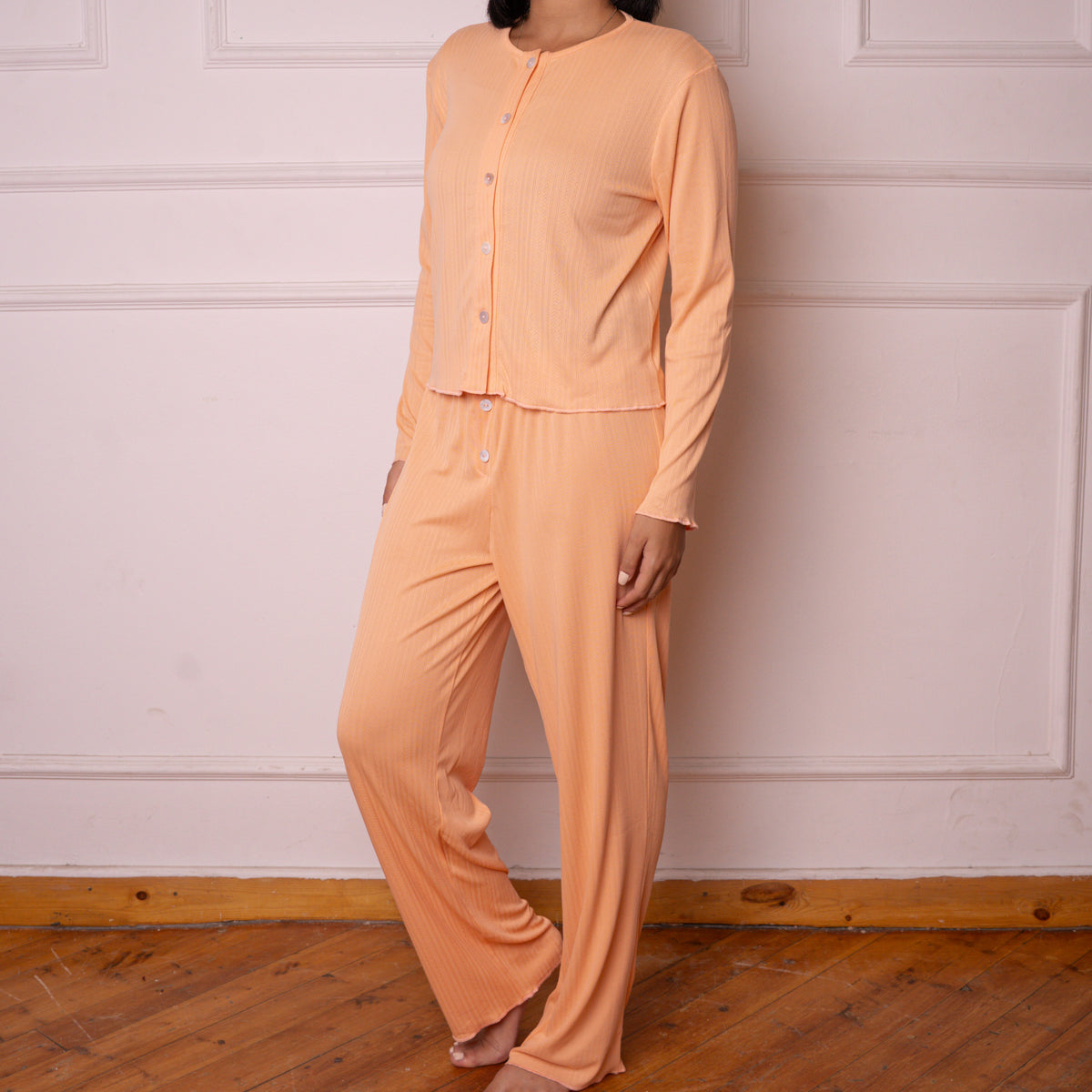Ayla in peach